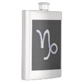 スネークスキン上のクロームのような山羊座〔占星術の〕十二宮図シンボル フラスク (右)