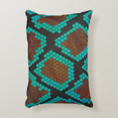 スネークブラウンおよびティール(緑がかった色)プリント アクセントクッション (正面(垂直))