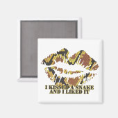 スネークブラウンと金ゴールドプリントにキス マグネット (正面/裏面)