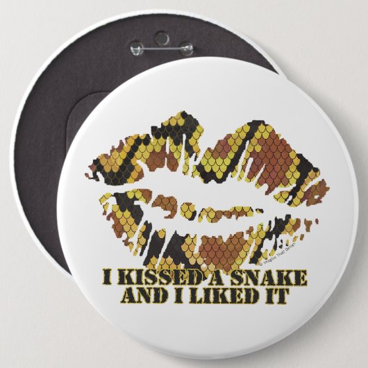 スネークブラウンと金ゴールドプリントにキス 缶バッジ (正面&裏面)