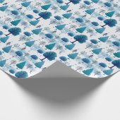 スノーアイフォレストティール（緑がかった色）ブルークリスマス ラッピングペーパー (角)