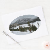 スノーイエラリーレイクカリフォルニア冬の風景 楕円形シール (封筒)