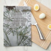 スノーイパインブランチ冬自然撮影 キッチンタオル (四つ折り)