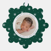 スノーエレガントフレークスグリーンベビーの初めてのクリスマス オーナメントカード (正面)