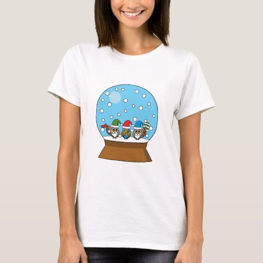 スノーグローブの中の三匹のフクロウのノーム Tシャツ (正面)