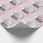スノーグローブピンクガールベビー第1回クリスマスフォト ラッピングペーパー (角)