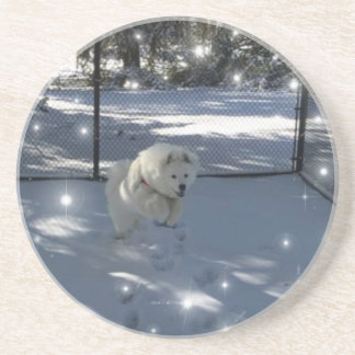 スノーコースターでサモエイをジャンプ コースター