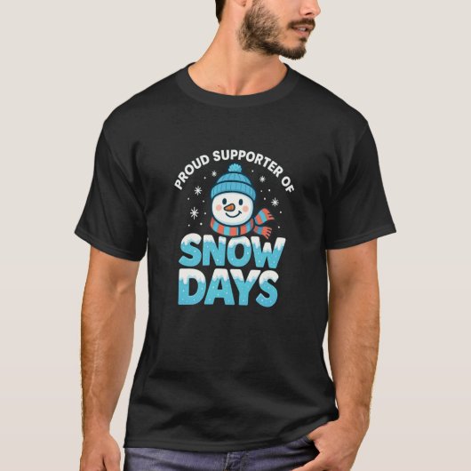 スノーデイを誇りに思う雪だるま Tシャツ (正面)