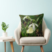 スノードロップ時の小さな白 クッション (椅子)