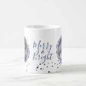 スノーバブルクリスマスリースホリデーコーヒーマグ コーヒーマグカップ (中央)