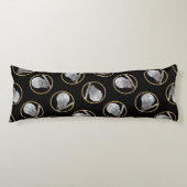 スノーフクロウ絵を描とムーンのオリジナル野鳥アート ボディピロー (正面)