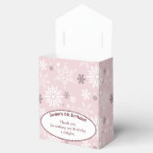 スノーフレークをテーマにした6thバースデーパーティー淡い色のピンク フェイバーボックス (オープン)