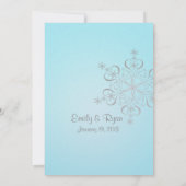 スノーフレークアイスブルーとシルバーウィンターウェディング 招待状 (裏面)