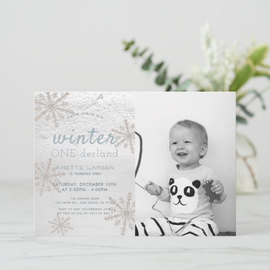 スノーフレークウィンターオネダーランド1stフォト誕生日 招待状 (スタンド正面)