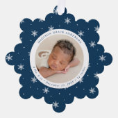 スノーフレークエレガントネイビーベビーの初めてのクリスマス オーナメントカード (正面)