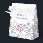 スノーフレーククリスマスパープルシルバー フェイバーボックス<br><div class="desc">スノーフレークのクリスマスパープルシルバー，あなたのパーティーの供給は完璧にあなたのクリスマスプレゼントと調整されカスタマイズて、あなたの名前を簡単に行うことができる幻想的に見える，あなたも1000以上のZazzle製品に私のデザインを転送することができる。幸運を祈る – be happy :)</div>