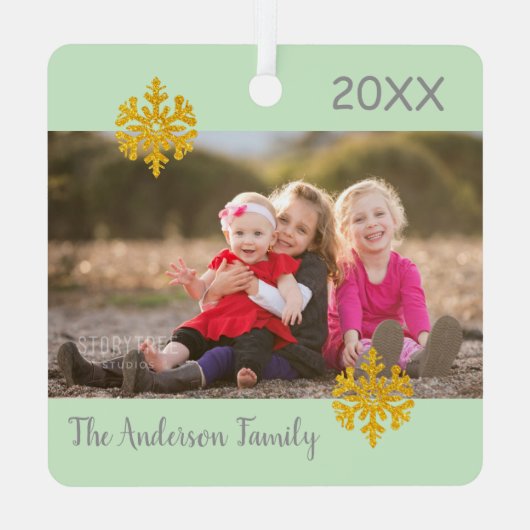 スノーフレーククリスマスファミリーフォトメタルオーナメント メタルオーナメント (裏面)