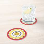 スノーフレークサークルホリデーレイシー金ゴールドオンレッド ラウンドペーパーコースター (インサイチュ)