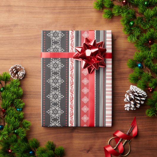 スノーフレークストライプトナカイ模様のクリスマスのクリスマス ラッピングペーパー (クリスマスギフト)
