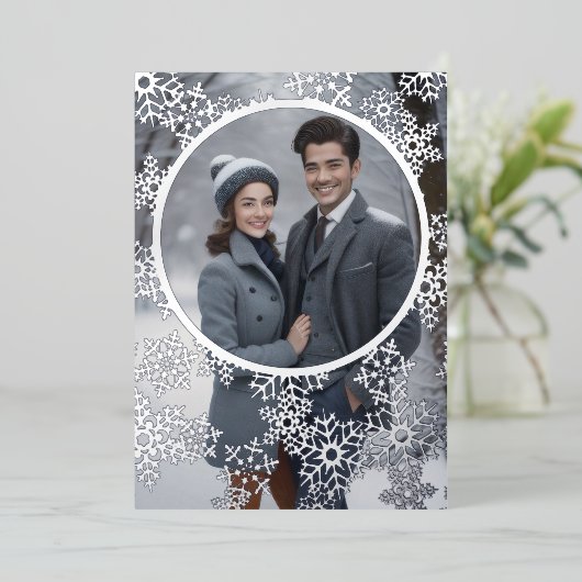 スノーフレークスフレームとフォトフォイルのホリデーカード 箔シーズンカード (立ち正面)