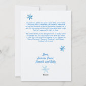 スノーフレークスブルー男の赤ちゃん初めてのクリスマス写真 シーズンカード (裏面)