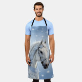 スノーフレークスホースホリデークリスマスエプロン エプロン (着用した状態)