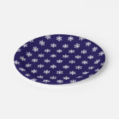 スノーフレークパターンネイビーブルー&ホワイトウィンター ペーパープレート (アングル)