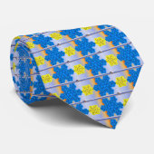 スノーフレークパターン（の模様が）あるタイ ネクタイ (ロール)