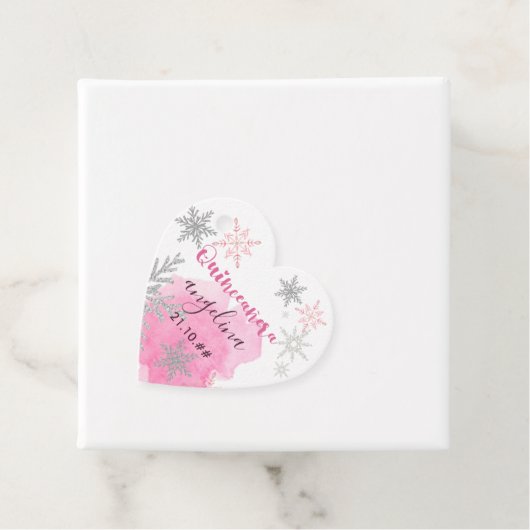 スノーフレークピンクとシルバーキンセアニェラ フェイバータグ (インサイチュ)