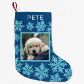 スノーフレークブルーオパールおもしろいキッズまたはペット写真 スモールクリスマスストッキング (正面)