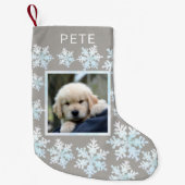 スノーフレークホワイトオパールおもしろいキッズまたはペット写真 スモールクリスマスストッキング (正面)