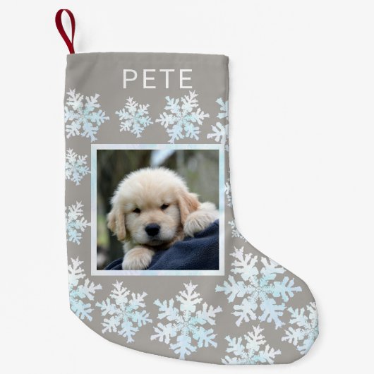 スノーフレークホワイトオパールおもしろいキッズまたはペット写真 スモールクリスマスストッキング (正面)