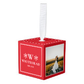 スノーフレークモノグラム素朴フォトレッド キューブオーナメント (正面アングル)