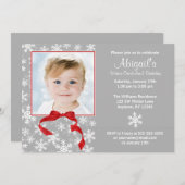 スノーフレークレッドボウウィンターワンダーランドフォト誕生日 招待状 (正面/裏面)