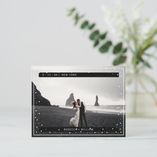 スノーフレーク冬の写真を保存する日付招待状 ポストカード (スタンド正面)