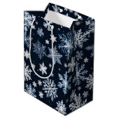 スノーフレーク冬デザインブルーコールドカワイト ミディアムペーパーバッグ (裏面アングル)