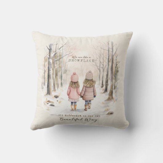 スノーフレーク違う小さな女の子の森のように クッション (裏面)