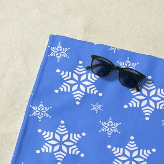 スノーフレーク・パターン、白い雪、雪、青 ビーチタオル (インサイチュ)