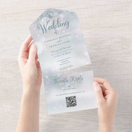 スノーフレークQRコードモノグラム 冬の結婚式 オールインワン招待状 (貼ってはがせる)