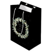 スノーベリー+ユーカリプトゥスクリスマス/ホリデーサンキュー ミディアムペーパーバッグ (正面アングル)