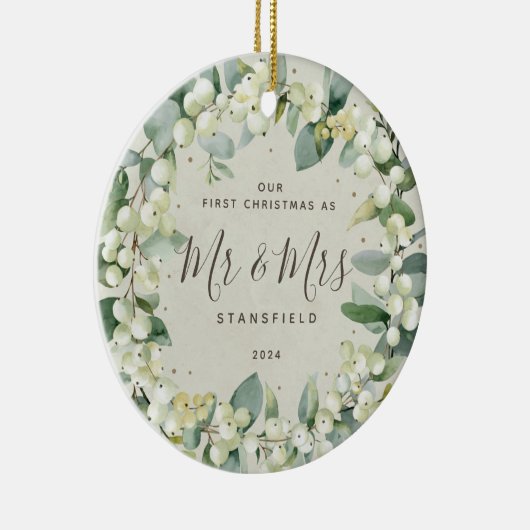 スノーベリー – 私たちの初めてのクリスマスミスター&ミセス写真 セラミックオーナメント (右)