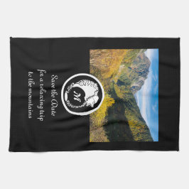 スノーホワイトウルフシルエットローレルモノグラム写真 キッチンタオル