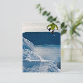 スノーボーダーのジャンプ ポストカード (スタンド正面)