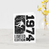 スノーボーダーヴィンテージ1974誕生日スノーボーディングスノ カード (黄色い花)