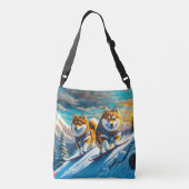 スノーボードの柴犬02デザイン: Rich AMeN Gill クロスボディバッグ (裏面)