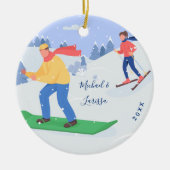 スノーボード&スキーエクストリームウィンタースポーツカップル セラミックオーナメント (正面)