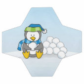 スノーボールを持って座っている小さなペンギン サッカーボール (フラット)