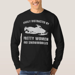 スノーモービルかわいらしと女性の気晴らし:受け入れる Tシャツ