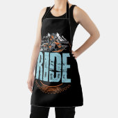 スノーモービルに乗るスノーモービル冬のアドベンチャースポール エプロン (インサイチュ)