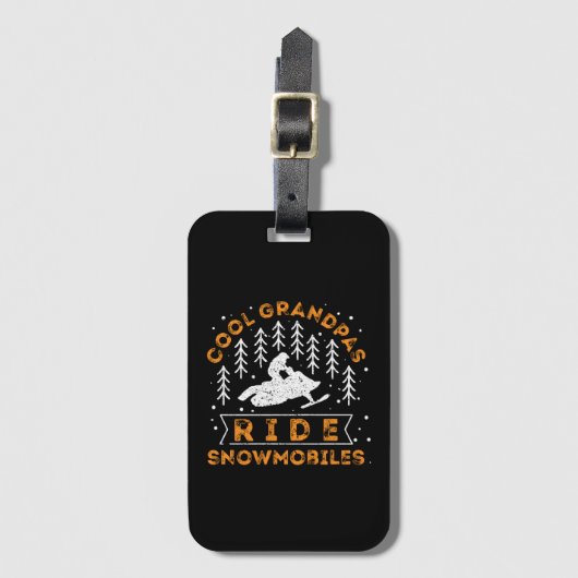 スノーモービルカッコいい- Grandpas Ride Snowmobiles ラゲッジタグ (正面縦)